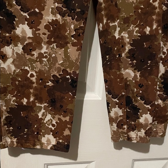 Isaac Mizrahi Brown Floral Ankle Jeans - Picture 5 of 6